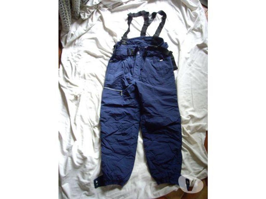 Vêtements occasion Bas-Rhin Bouxwiller - 67330 - Photos Vivastreet Pantalon-Salopette de ski Marine 11-12 ans à 2 €