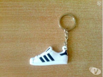 Accessoires - Bagagerie Carnon Hérault - Photos Vivastreet Porte clé basket adidas modèle superstar