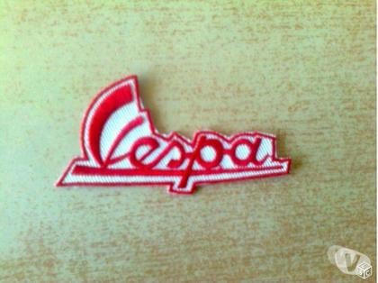 Pièces moto Carnon Hérault - Photos Vivastreet Écusson logo vespa rouge et blanc 7x2 cm