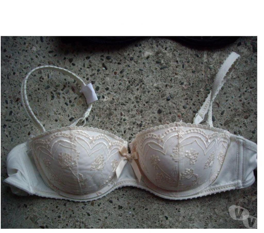 Vêtements occasion Bas-Rhin Bouxwiller - 67330 - Photos Vivastreet Soutiens-Gorge bonnet B à 0,50 € et 1,50 € pièce