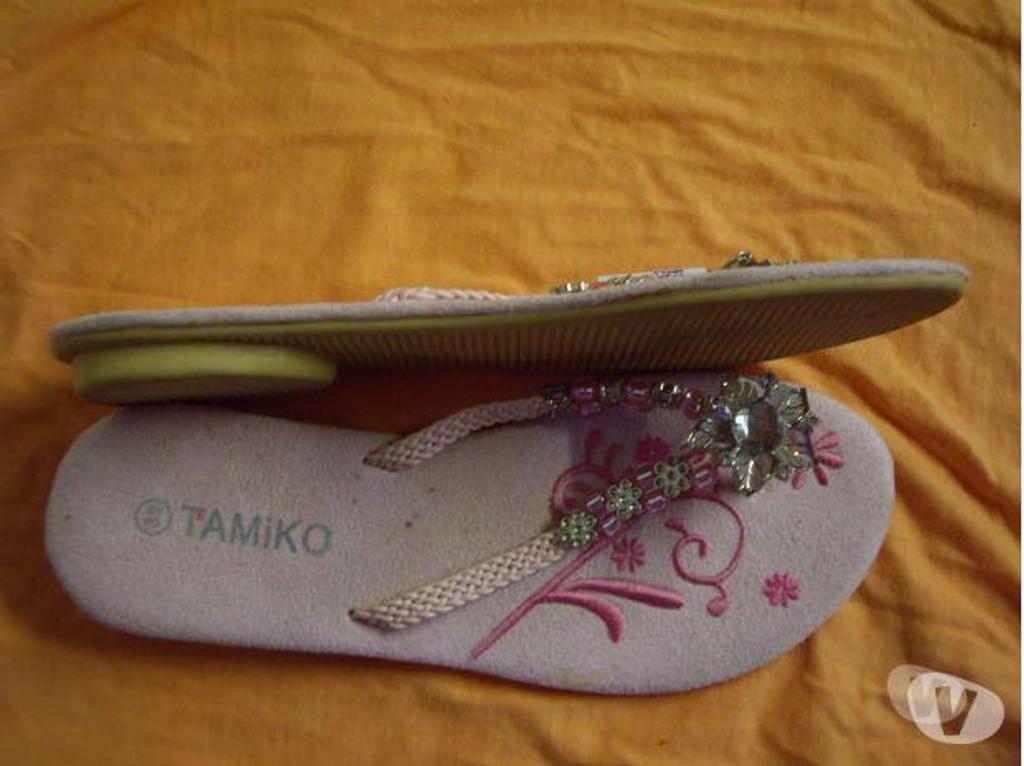 Chaussures Bas-Rhin Bouxwiller - 67330 - Photos Vivastreet Tongs Rose à perles pointure 39 à 5 €-neuves