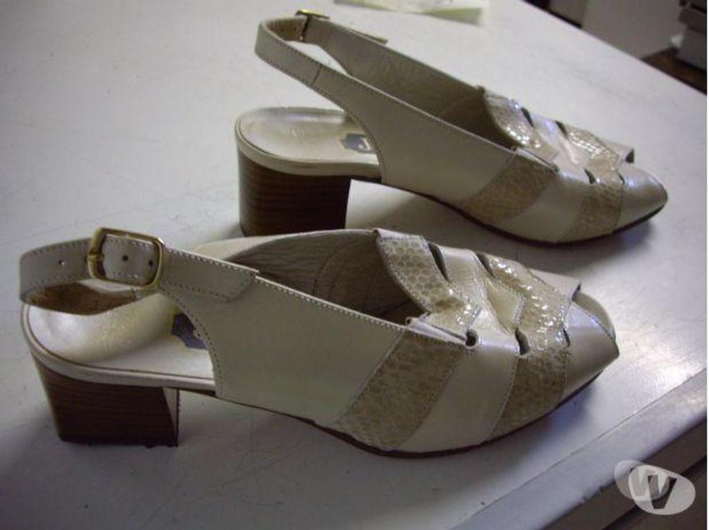 Chaussures Bas-Rhin Bouxwiller - 67330 - Photos Vivastreet Sandales coloris Crème pointure 36