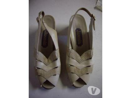 Chaussures Bouxwiller Bas-Rhin - Photos Vivastreet Sandales coloris Crème pointure 36