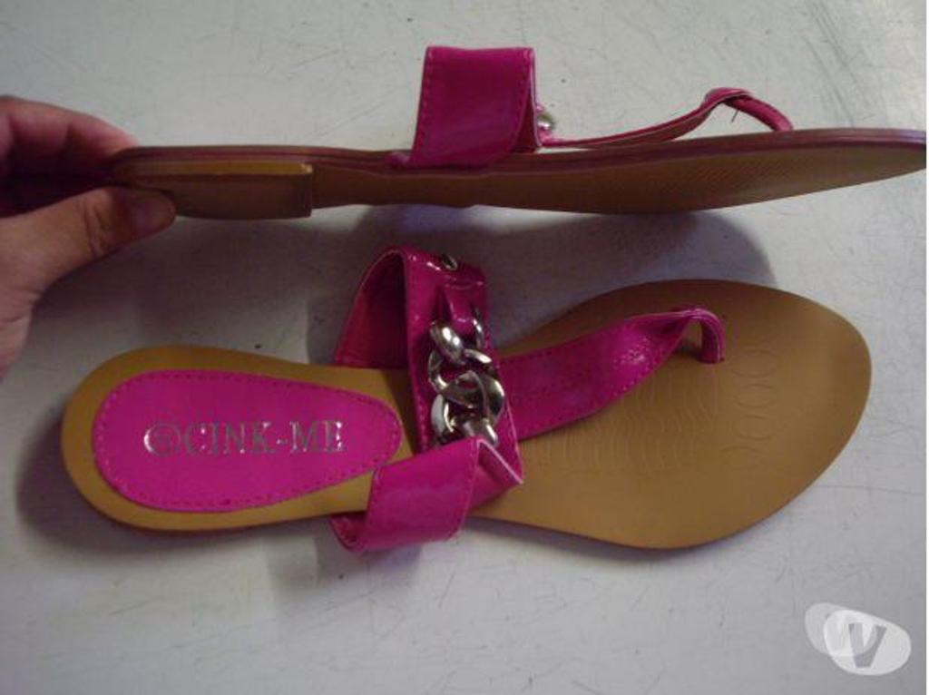 Chaussures Bas-Rhin Bouxwiller - 67330 - Photos Vivastreet Tongs à boucle Noir et Fuchsia pt 39 à 5 €-neuves