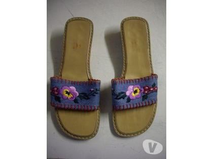 Chaussures et bottes occasion Bouxwiller Bas-Rhin - Photos Vivastreet Mules Bleu jean à fleurs pointure 39