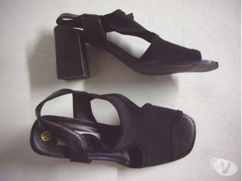 Chaussures Bas-Rhin Bouxwiller - 67330 - Photos Vivastreet Sandales Noir à talons pt 37-neuves- à 5 €