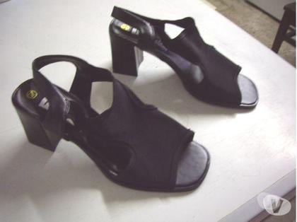 Chaussures Bouxwiller Bas-Rhin - Photos Vivastreet Sandales Noir à talons pt 37-neuves- à 5 €