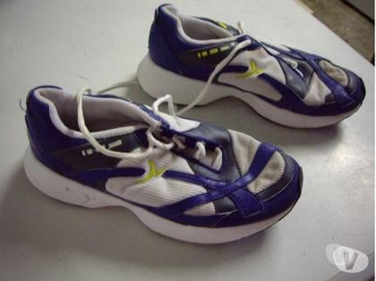 Chaussures occasion Bouxwiller Bas-Rhin - Photos Vivastreet Basket Bleu Decathlon pointure 37 à 1 €