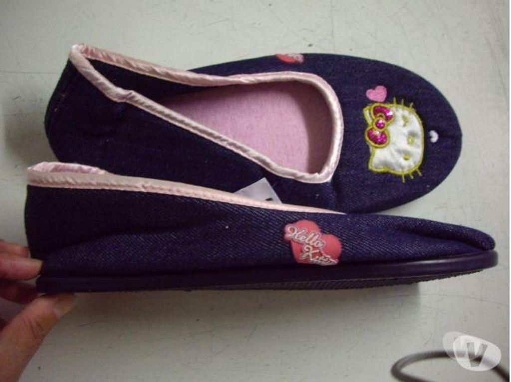 Chaussures Bas-Rhin Bouxwiller - 67330 - Photos Vivastreet Ballerines Marine motif Hello Kitty pt 37 à 2,50 €