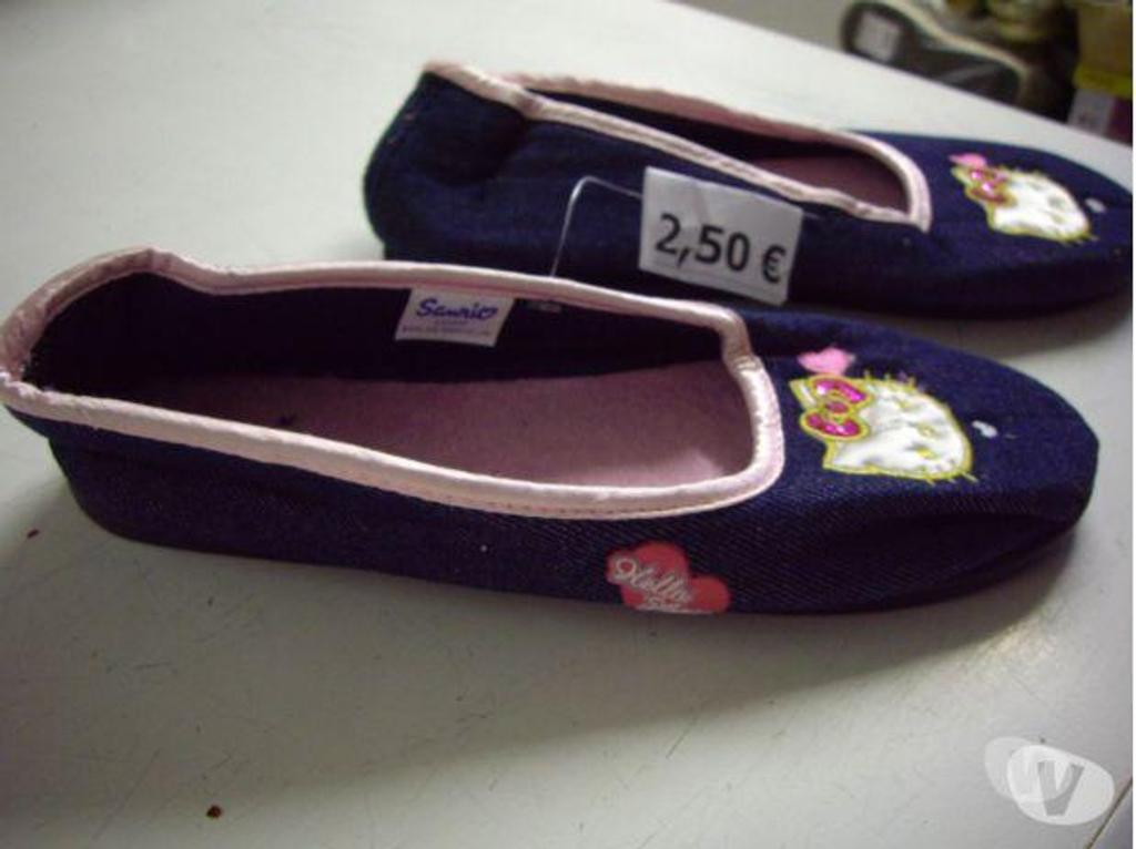 Chaussures Bas-Rhin Bouxwiller - 67330 - Photos Vivastreet Ballerines Marine motif Hello Kitty pt 37 à 2,50 €