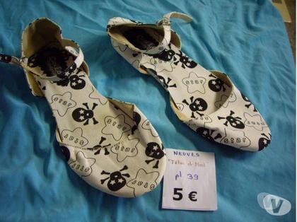 Chaussures et bottes occasion Bouxwiller Bas-Rhin - Photos Vivastreet Ballerines motif Tête de mort pt 39- neuves-5 €