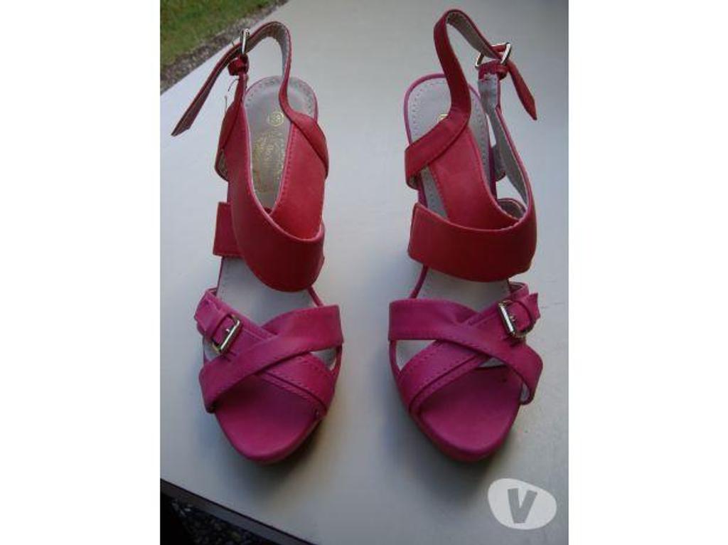 Chaussures Bas-Rhin Bouxwiller - 67330 - Photos Vivastreet Escarpins Fuchsia-Rouge à talons pt 38-neuves-12 €