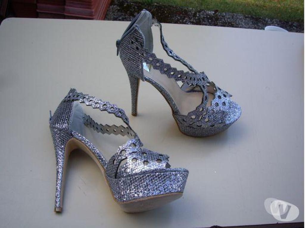 Chaussures Bas-Rhin Bouxwiller - 67330 - Photos Vivastreet Escarpins Gris Argentés croisés pt 38-39-neufs-15€