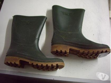 Chaussures et bottes occasion Bouxwiller Bas-Rhin - Photos Vivastreet Bottes de pluie en synthétique Kaki pt 42 à 3 €