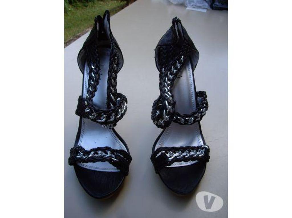 Chaussures Bas-Rhin Bouxwiller - 67330 - Photos Vivastreet Escarpins à talons Noir chainette pt 38-neufs-15 €