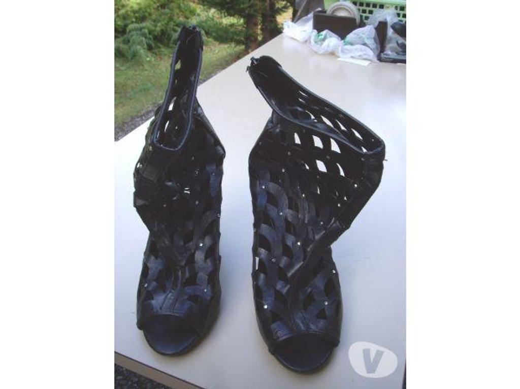 Chaussures Bas-Rhin Bouxwiller - 67330 - Photos Vivastreet Sandales Noires à clous à talons pt 38-39