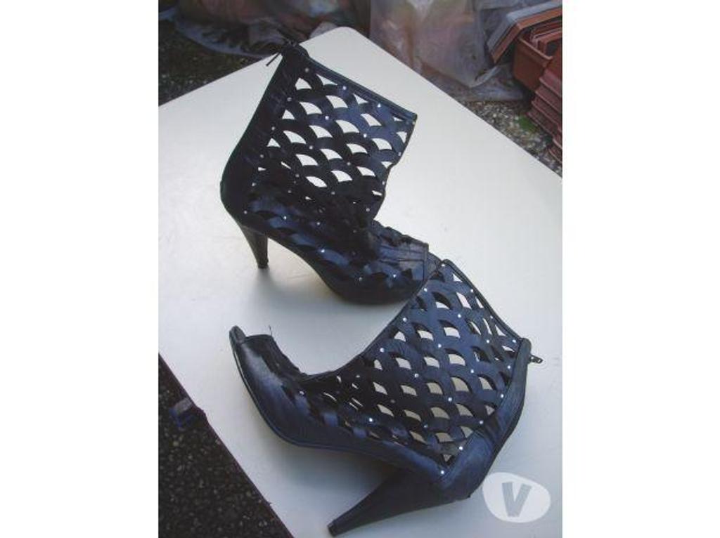 Chaussures Bas-Rhin Bouxwiller - 67330 - Photos Vivastreet Sandales Noires à clous à talons pt 38-39
