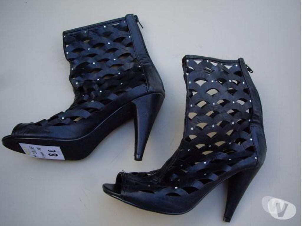 Chaussures Bas-Rhin Bouxwiller - 67330 - Photos Vivastreet Sandales Noires à clous à talons pt 38-39