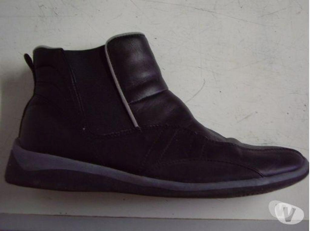 Chaussures Bas-Rhin Bouxwiller - 67330 - Photos Vivastreet Boots noir à bandes réfléchissantes pt 40 à 5 €