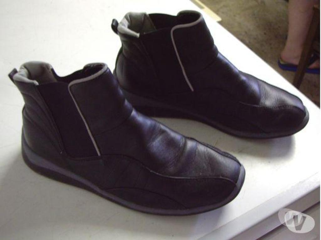 Chaussures Bas-Rhin Bouxwiller - 67330 - Photos Vivastreet Boots noir à bandes réfléchissantes pt 40 à 5 €