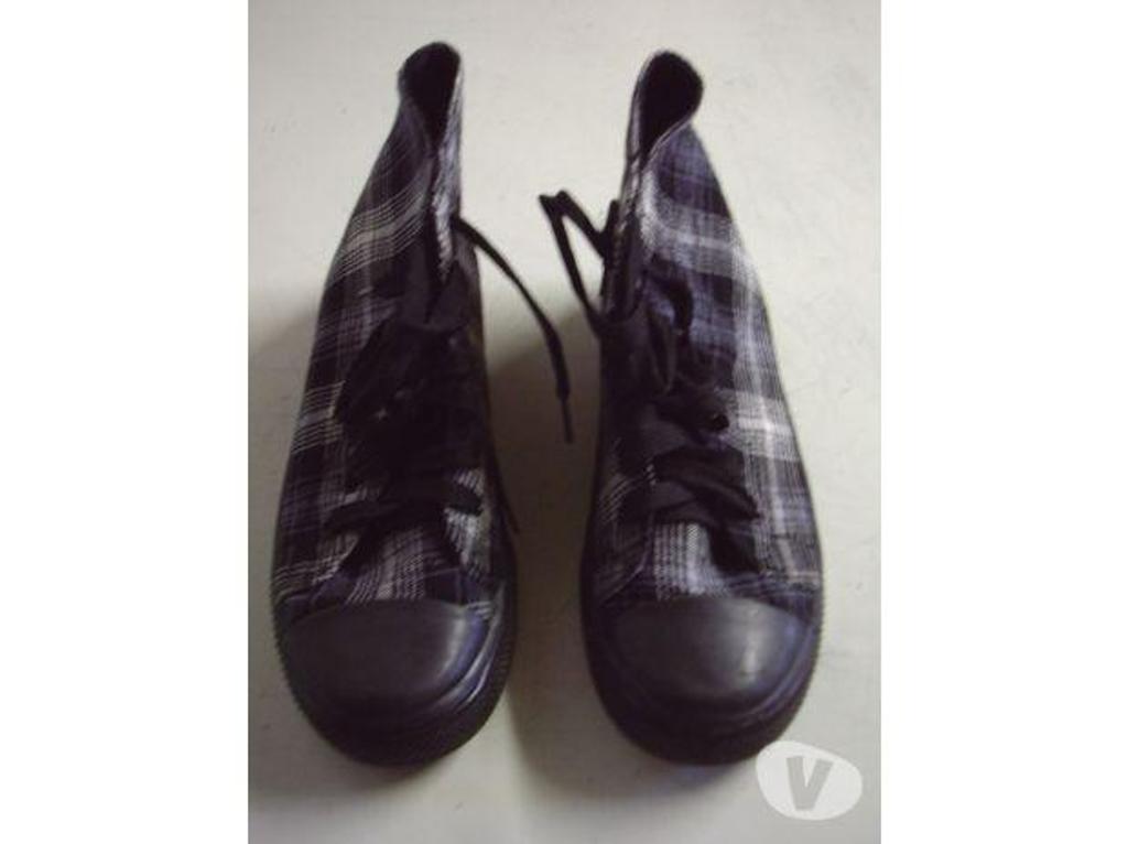 Chaussures Bas-Rhin Bouxwiller - 67330 - Photos Vivastreet Basket hautes noir quadrillées pt 40-neuves- à 7 €