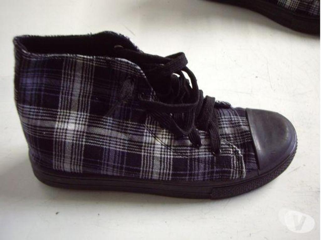 Chaussures Bas-Rhin Bouxwiller - 67330 - Photos Vivastreet Basket hautes noir quadrillées pt 40-neuves- à 7 €