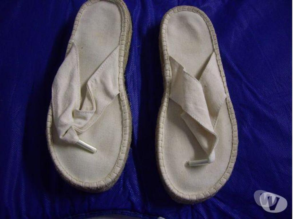 Chaussures Bas-Rhin Bouxwiller - 67330 - Photos Vivastreet Espadrilles-tongs Beige à semelle épaisse pt 41