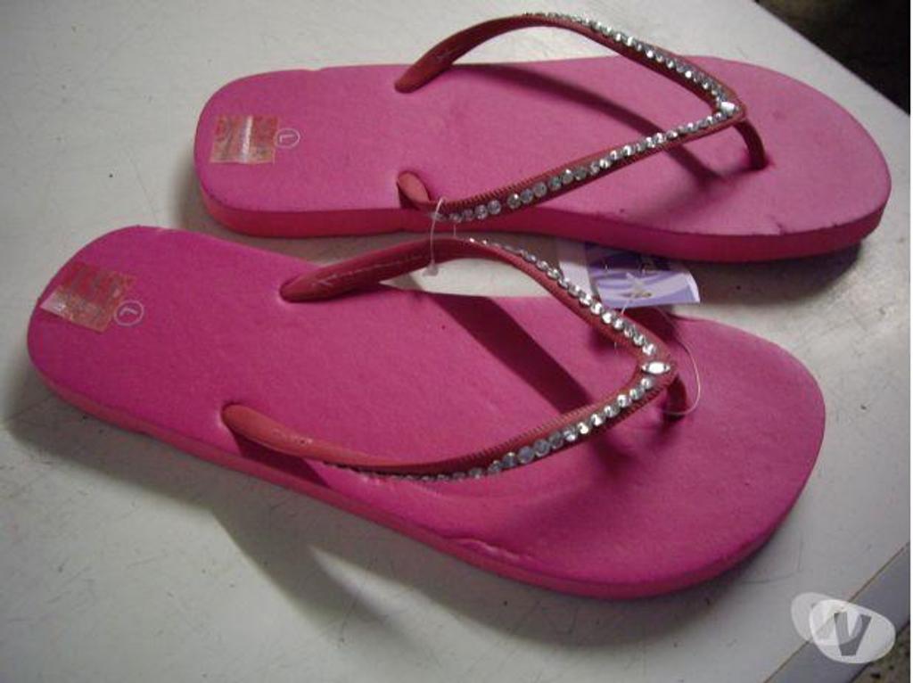 Chaussures Bas-Rhin Bouxwiller - 67330 - Photos Vivastreet Tongs coloris Fuchsia perlé pt 41-42-neuves-2,50 €