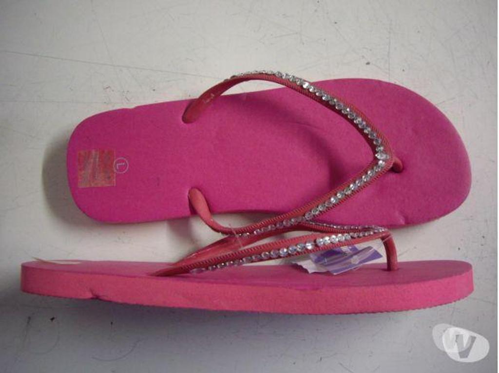Chaussures Bas-Rhin Bouxwiller - 67330 - Photos Vivastreet Tongs coloris Fuchsia perlé pt 41-42-neuves-2,50 €