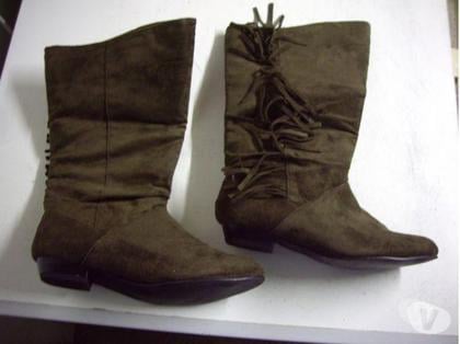 Chaussures occasion Bouxwiller Bas-Rhin - Photos Vivastreet Bottines à franges Marron pt 41 à 10 €