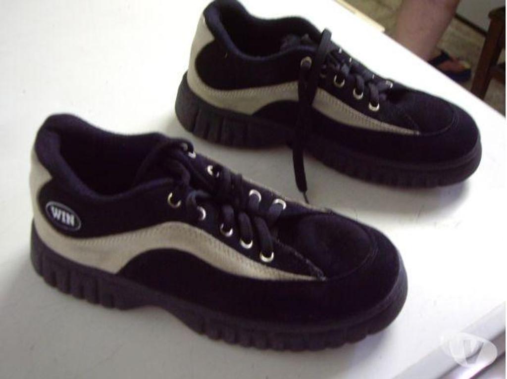 Chaussures Bas-Rhin Bouxwiller - 67330 - Photos Vivastreet Joggers Noir-Beige à lacets pt 40 - à 6 €
