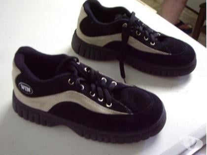 Chaussures Bouxwiller Bas-Rhin - Photos Vivastreet Joggers Noir-Beige à lacets pt 40 - à 6 €