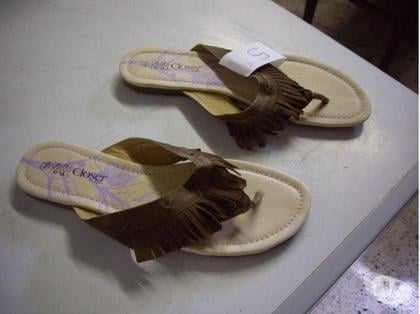 Chaussures et bottes occasion Bouxwiller Bas-Rhin - Photos Vivastreet Entredoigts Beige à franges pt 39 + pt40-neuves- à 5 €