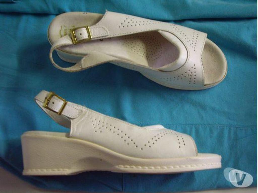 Chaussures Bas-Rhin Bouxwiller - 67330 - Photos Vivastreet Sandales à sangles Ecru pt 40