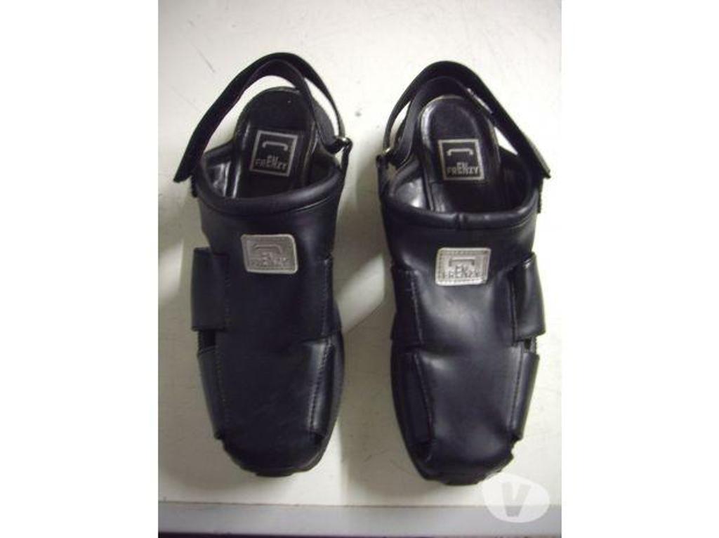 Chaussures Bas-Rhin Bouxwiller - 67330 - Photos Vivastreet Derbys Noir à sangle scratch pt 39 à 4 €