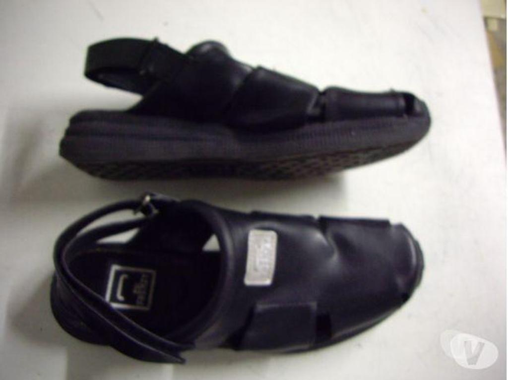 Chaussures Bas-Rhin Bouxwiller - 67330 - Photos Vivastreet Derbys Noir à sangle scratch pt 39 à 4 €