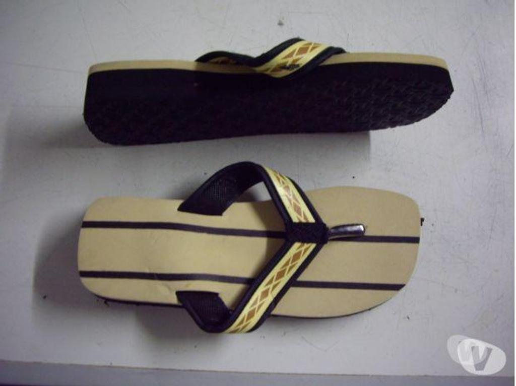 Chaussures Bas-Rhin Bouxwiller - 67330 - Photos Vivastreet Paires de Tongs Mixte (Homme et Femme) pt 39 à 2,50 €
