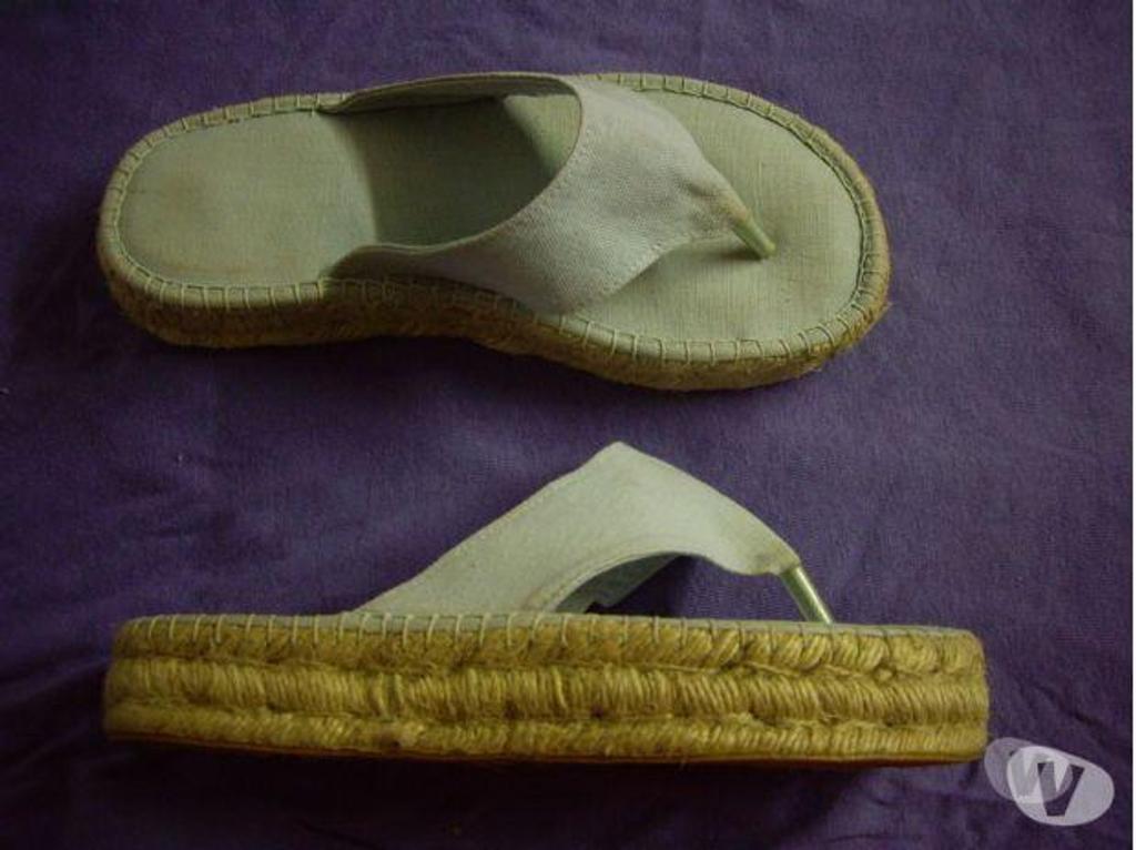Chaussures Bas-Rhin Bouxwiller - 67330 - Photos Vivastreet Paires d'Espadrilles à large semelle pt 40 à 4 €