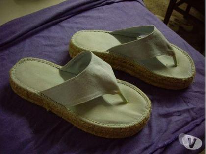 Chaussures et bottes occasion Bouxwiller Bas-Rhin - Photos Vivastreet Paires d'Espadrilles à large semelle pt 40 à 4 €