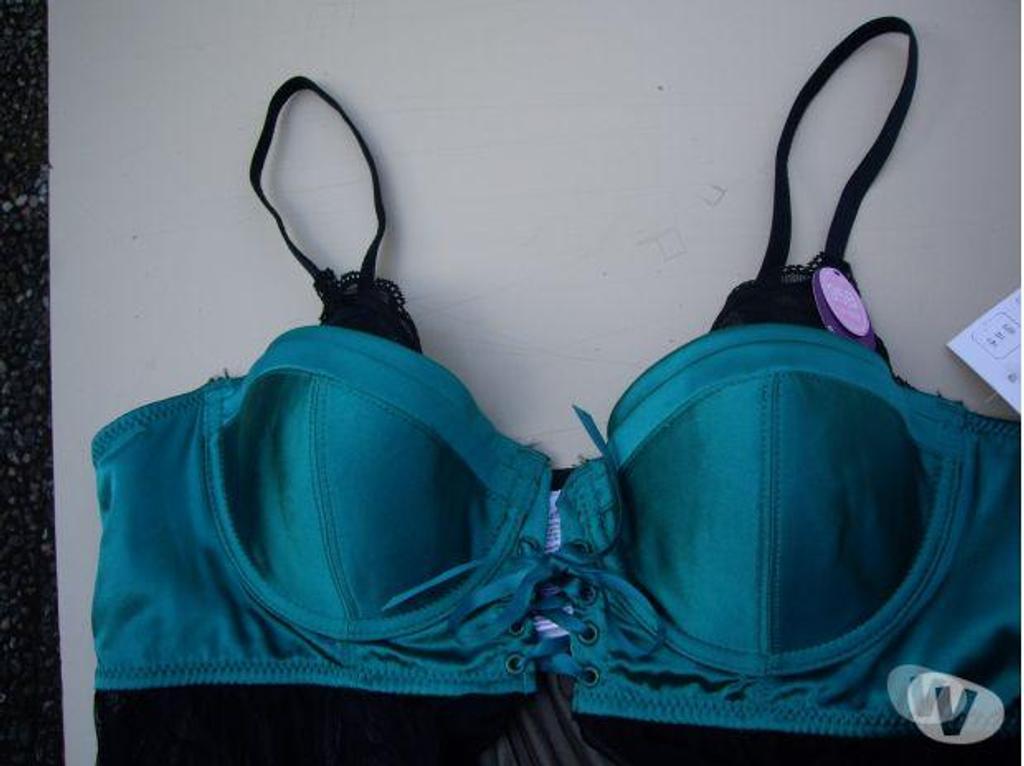 Vêtements occasion Bas-Rhin Bouxwiller - 67330 - Photos Vivastreet Combinette à bustier 95B coloris Emeraude - neuve