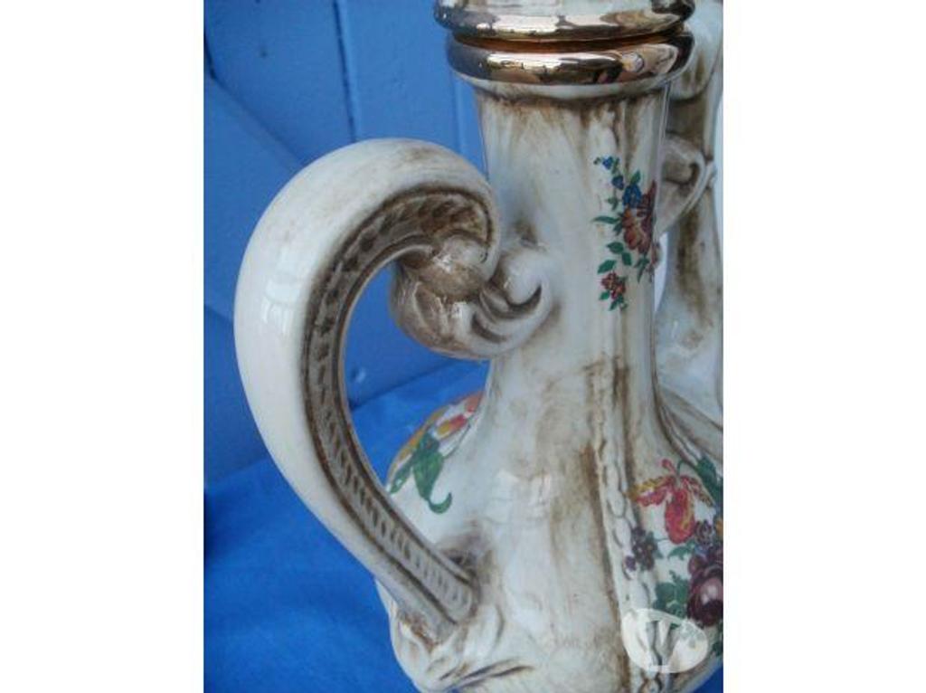 Décoration - art Tarn-et-Garonne Montauban - 82000 - Photos Vivastreet AIGUIERE en porcelaine italienne LE TORRI avec bouchon