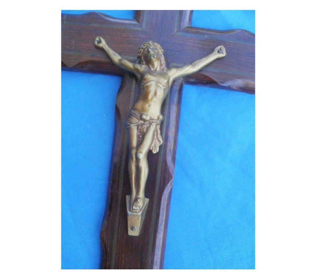 Collection Tarn-et-Garonne Montauban - 82000 - Photos Vivastreet CRUCIFIX ancien bois et Christ en laiton 35 cm