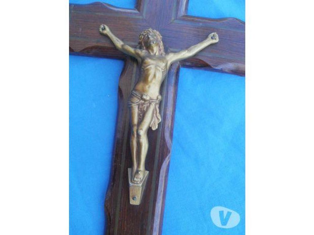Collection Tarn-et-Garonne Montauban - 82000 - Photos Vivastreet CRUCIFIX ancien bois et Christ en laiton 35 cm