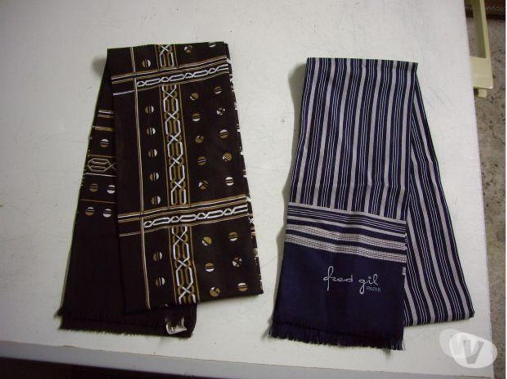 Accessoires - Bagagerie Bas-Rhin Bouxwiller - 67330 - Photos Vivastreet Foulards-Tours de Cou Homme à 0,50 €