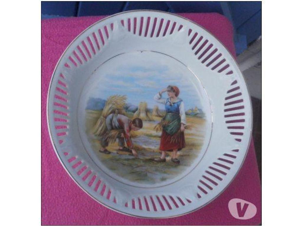 Décoration - art Tarn-et-Garonne Montauban - 82000 - Photos Vivastreet Plat ou corbeille en porcelaine aux rebords ajouré