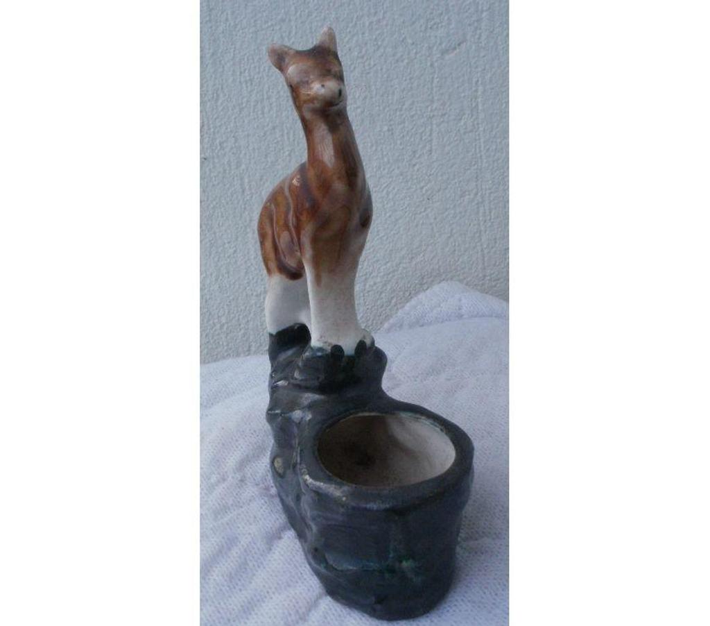 Décoration - art Tarn-et-Garonne Montauban - 82000 - Photos Vivastreet CHAMOIS en porcelaine et petit pot VINTAGE