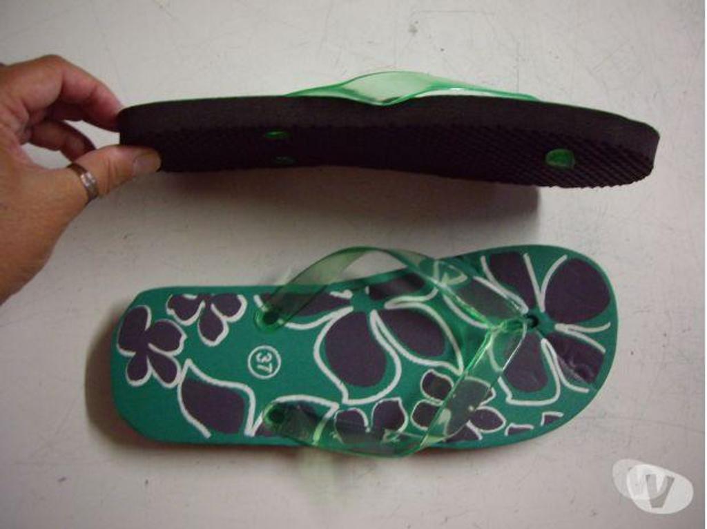 Chaussures Bas-Rhin Bouxwiller - 67330 - Photos Vivastreet Paires de Tongs Mixte Homme et Femme Vert pt 37
