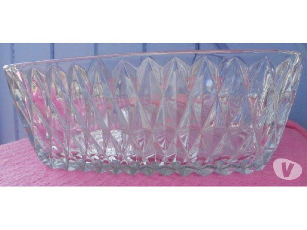 Ameublement & art de la table Tarn-et-Garonne Montauban - 82000 - Photos Vivastreet Plat ancien en verre ou saladier ou compotier