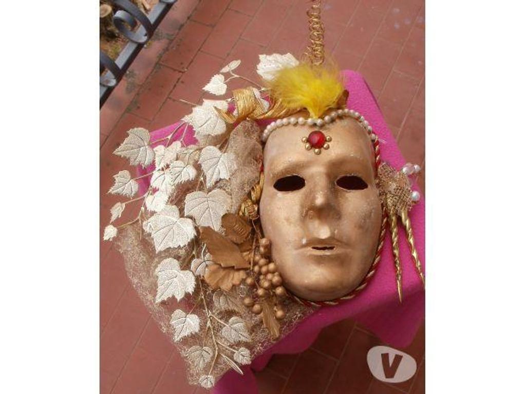 Décoration - art Tarn-et-Garonne Montauban - 82000 - Photos Vivastreet Masque vénitien en platre Hauteur totale 47 cm