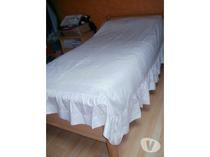 Dessus de lit blanc avec volant, larg. 90 à 130 cm